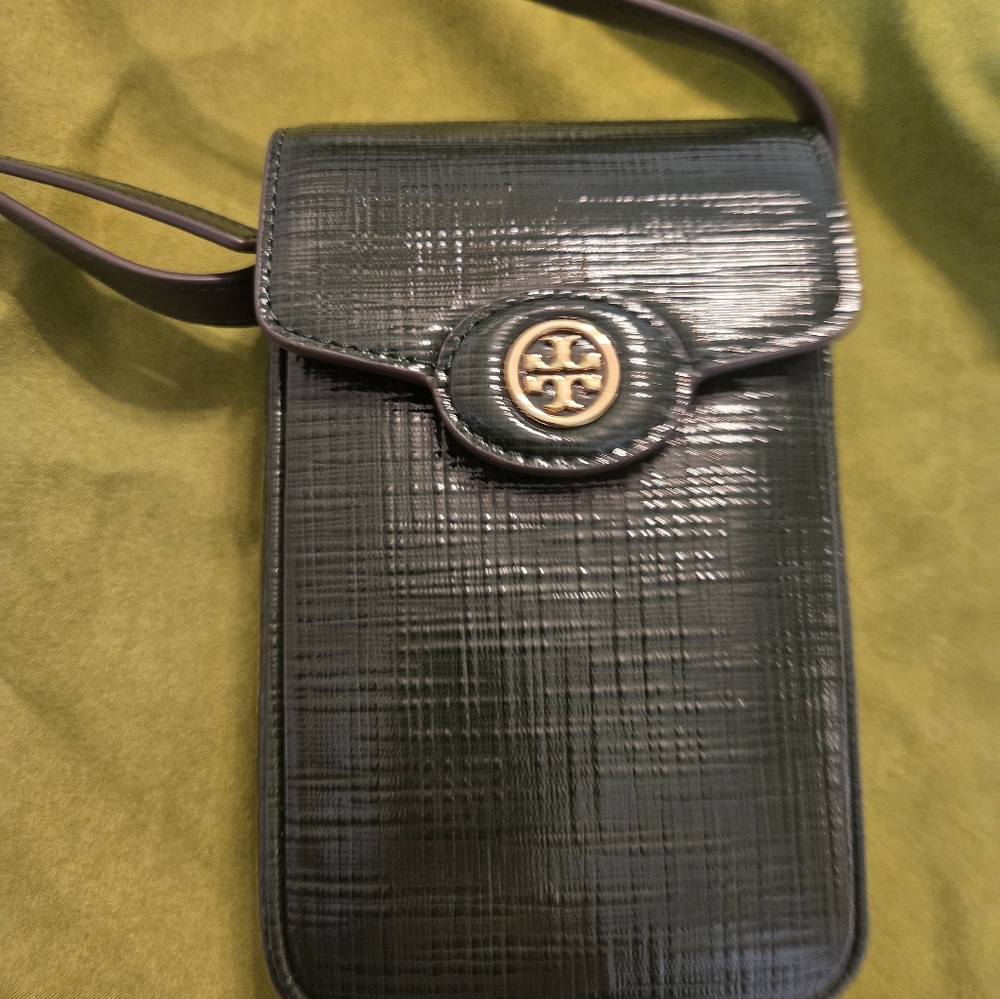 Tory Burch Robinson Crosshatched Phone Crossbody Evergreen. Excellent, Worn Once - Picture 7 of 10